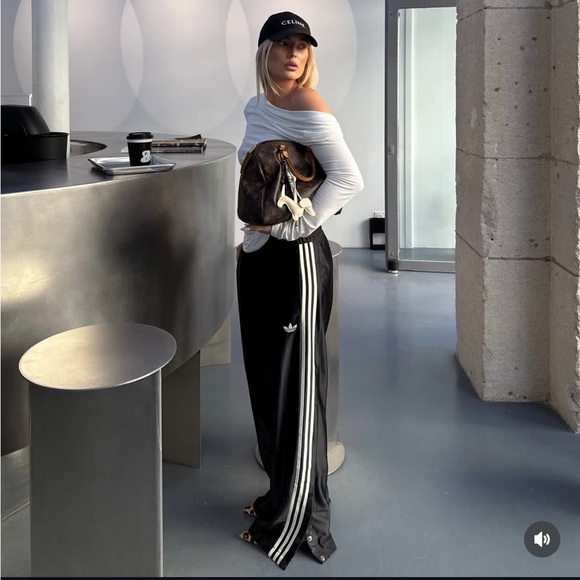 Adidas Original Track pants Man size M, Female size L, mint condition - Picture 11 of 16